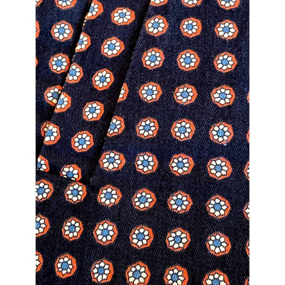 J.Crew Navy Medallion Mosaic Side Zip Shorts size 6 - Picture 3 of 6